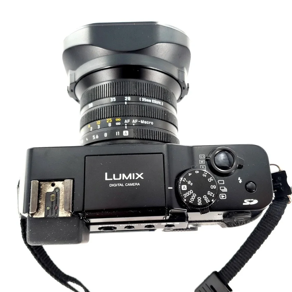 Panasonic Lumix DMC-LC1 5.0MP Digital Camera w/ SD Card, Battery, Charger Tested